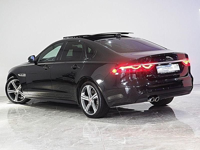 Gebraucht Jaguar XF R 179 PS (131 kW) 2018 Schwarz Limousine