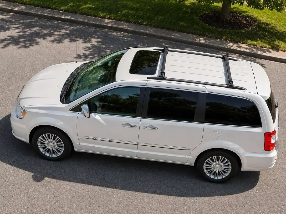 Gebraucht Chrysler Town & Country Limited 288 PS (211 kW) 2014 Weiß Van / Kleinbus