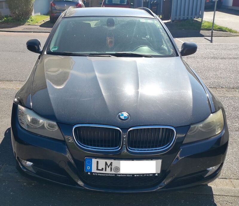 Schwarz Gebraucht 2010 BMW 318 Kombi | 4.000 € (Superpreis) - Bild 1/4