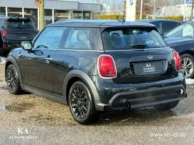 Gebraucht Mini ONE Classic 102 PS (75 kW) 2022 Schwarz Kleinwagen