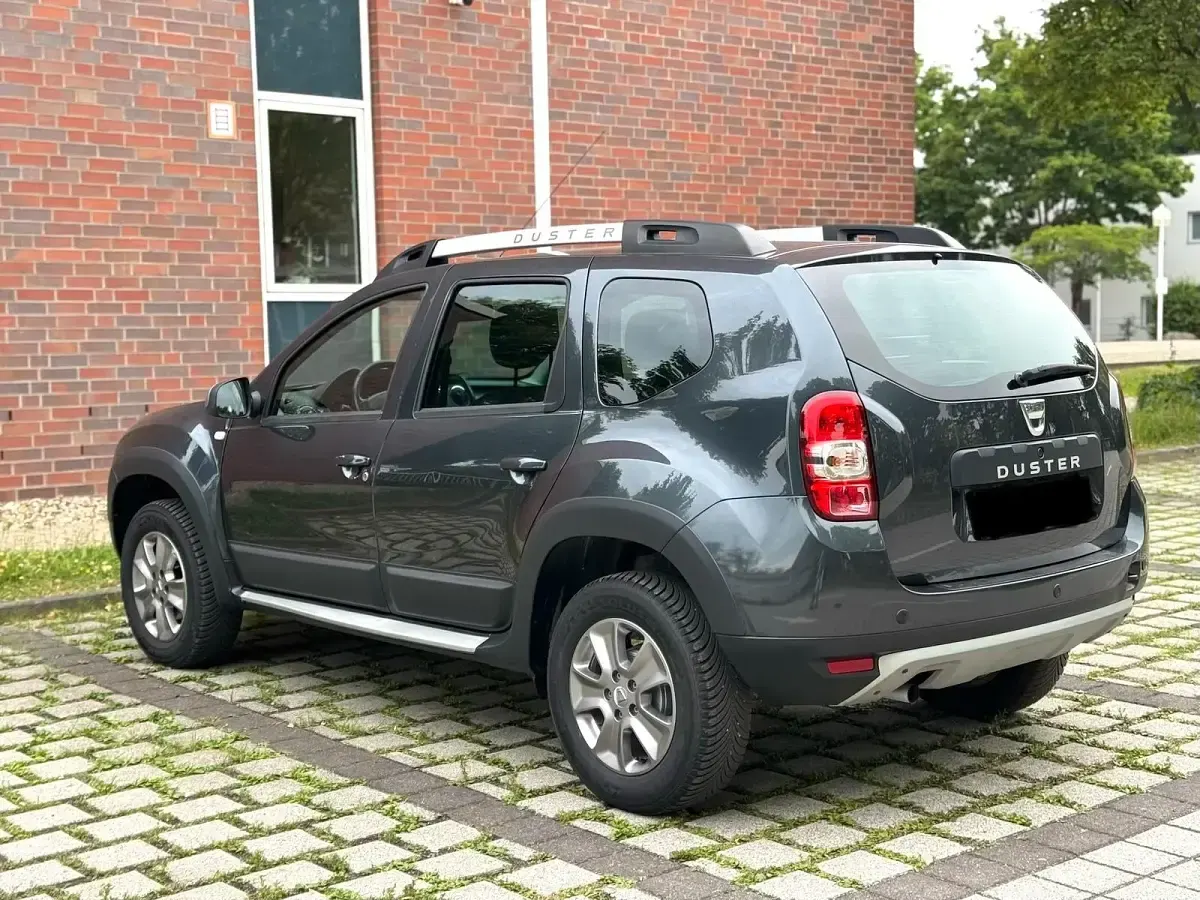 Gebraucht Dacia Duster Prestige 125 PS (91 kW) 2015 Grau SUV
