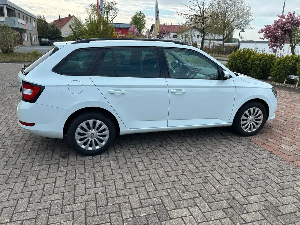 Gebraucht Skoda Fabia Ambition 95 PS (69 kW) 2019 Weiß Kombi