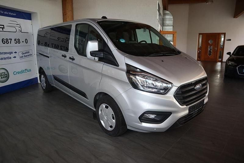 Gebraucht Ford Transit Custom 131 PS (96 kW) 2023 Silber Van / Kleinbus