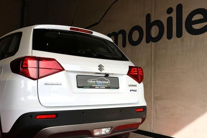 Gebraucht Suzuki Vitara 140 PS (102 kW) 2020 Weiß SUV