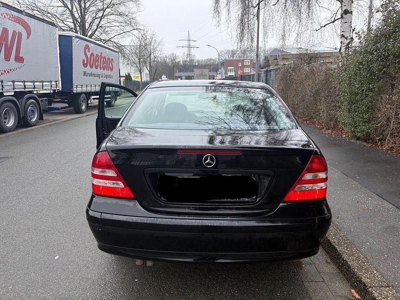 Gebraucht Mercedes C180 Classic 143 PS (105 kW) 2006 Schwarz Limousine