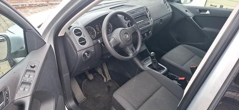 Gebraucht VW Tiguan Trendline 110 PS (80 kW) 2012 Grau SUV