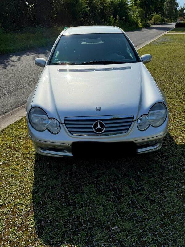 Silber Gebraucht 2002 Mercedes C180 Coupé | 2.590 € (Fairer Preis) - Bild 1/4