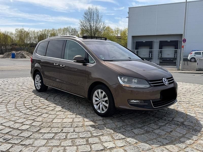 Second-hand VW Sharan 170 CP (125 kW) 2011 Maro Monovolum