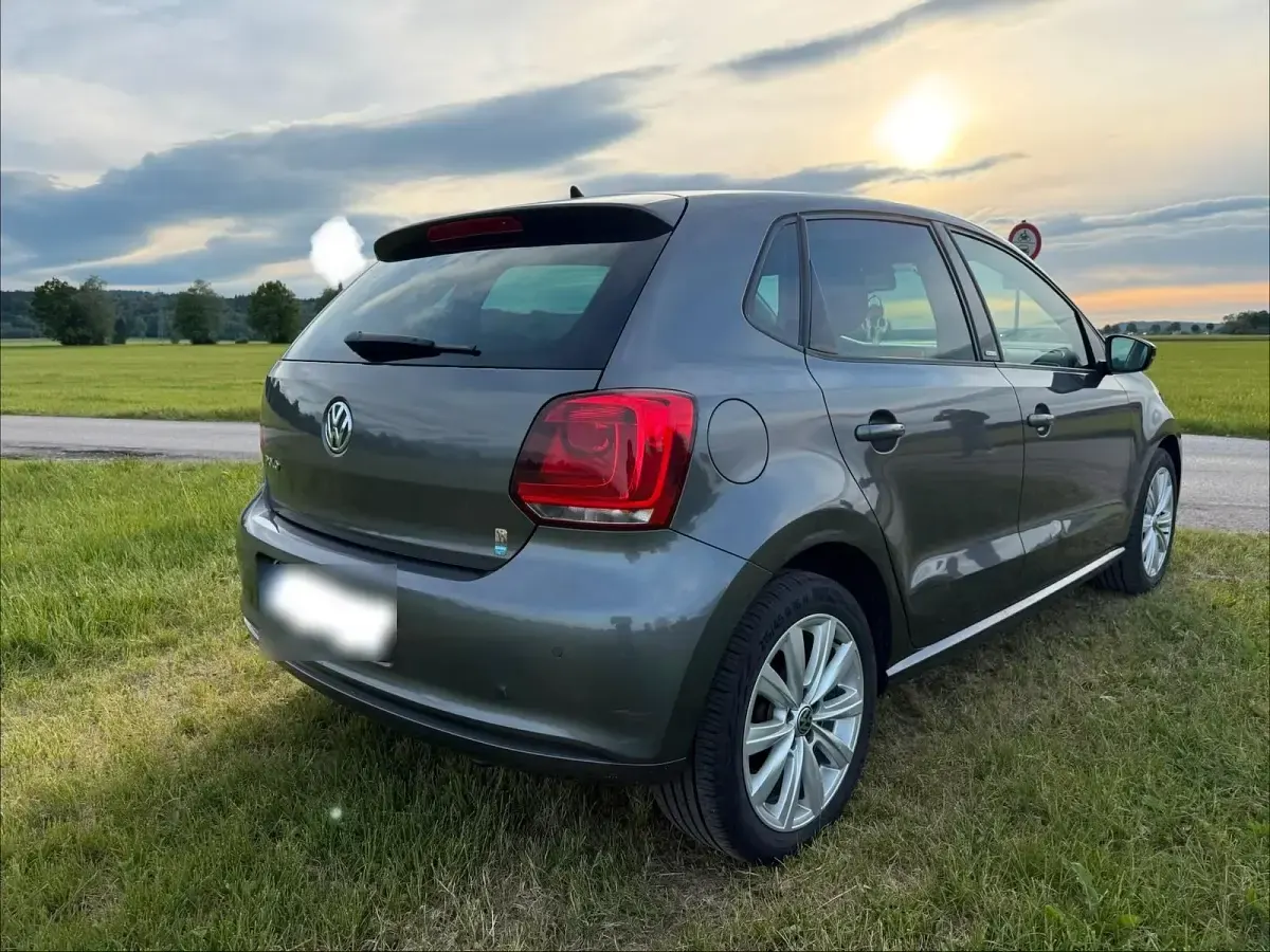Gebraucht VW Polo 70 PS (51 kW) 2011 Silber Kleinwagen