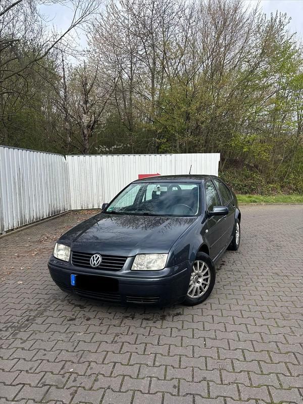 Usata VW Bora 90 CV (66 kW) 2002 Grigio Berlina