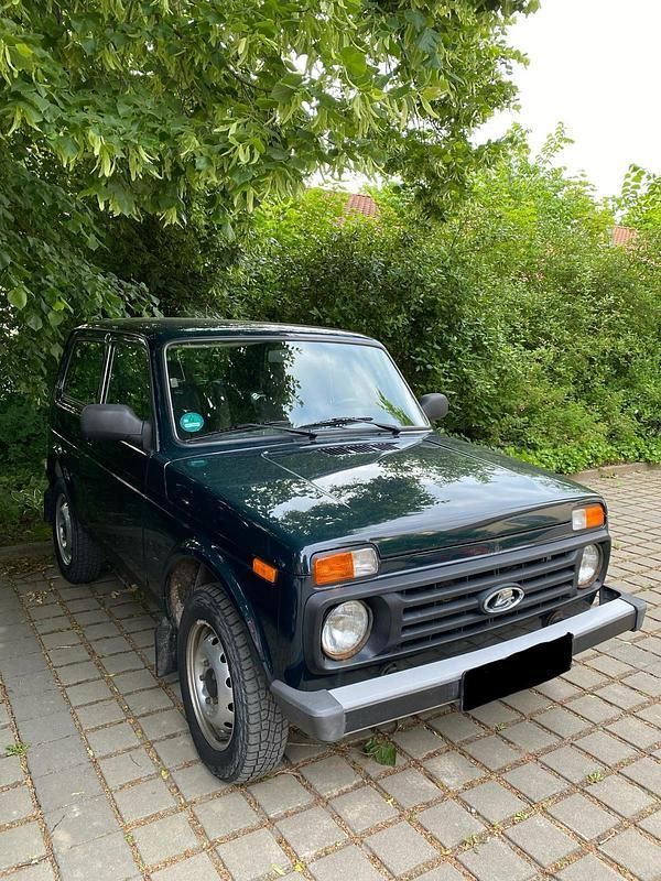 Grün Gebraucht 2019 Lada Taiga SUV | 8.990 € - Bild 1/4