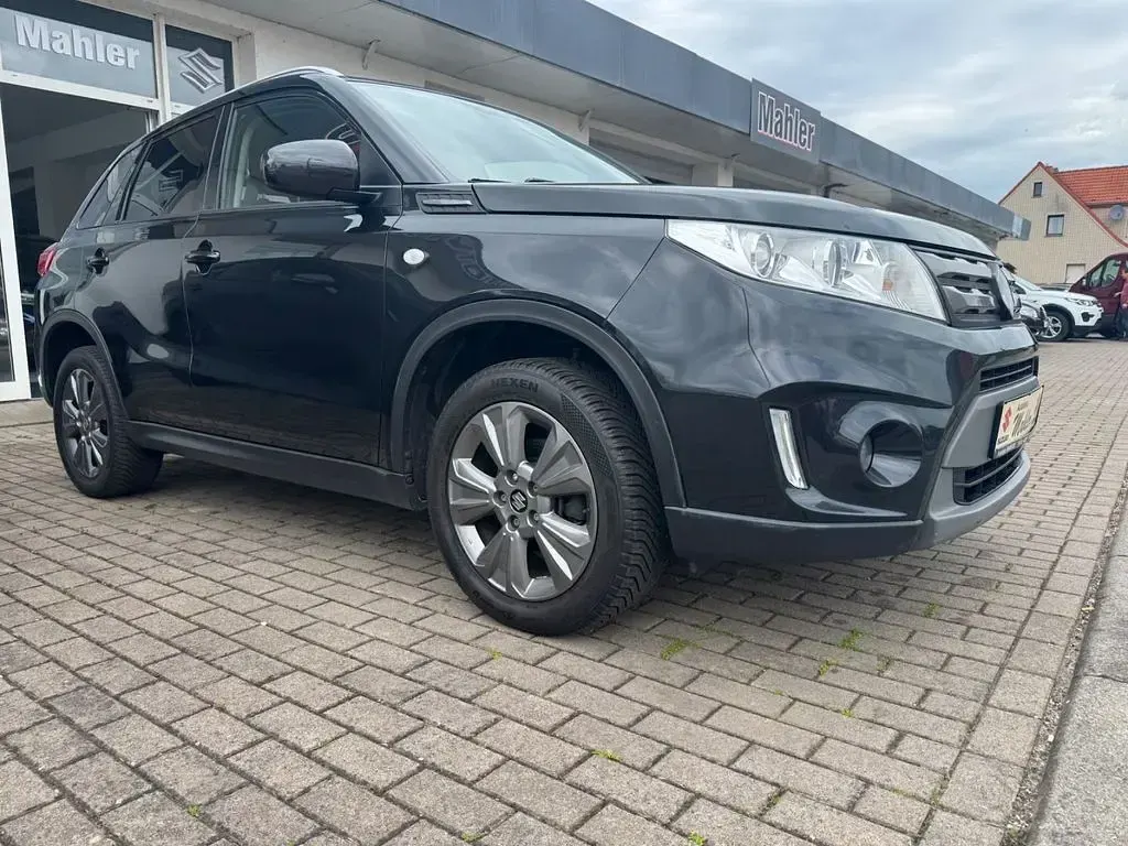 Gebraucht Suzuki Vitara Comfort 120 PS (88 kW) 2018 Schwarz SUV