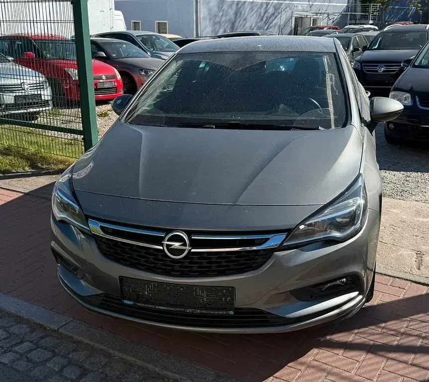 Używany Opel Astra Dynamic 110 KM (80 kW) 2018 Szary Sedan/Limuzyna