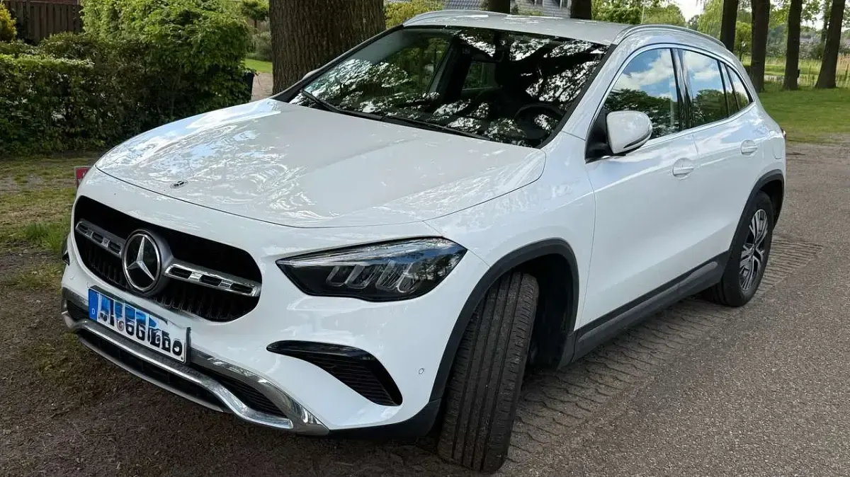 Gebraucht Mercedes GLA220 Advanced 190 PS (139 kW) 2023 Weiß SUV