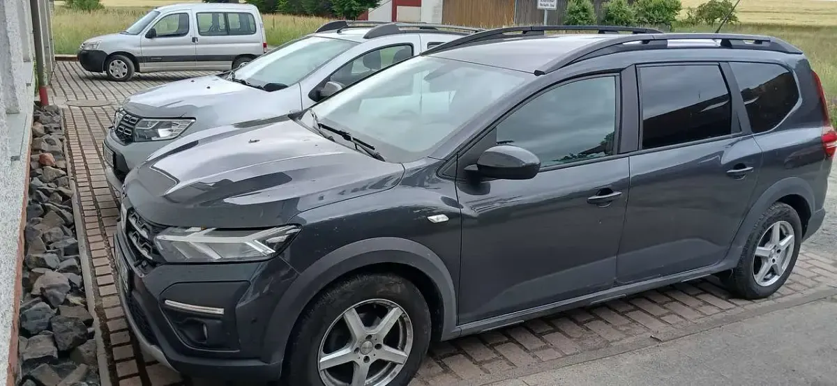 Gebraucht Dacia Jogger Comfort 101 PS (74 kW) 2022 Grau Van / Kleinbus