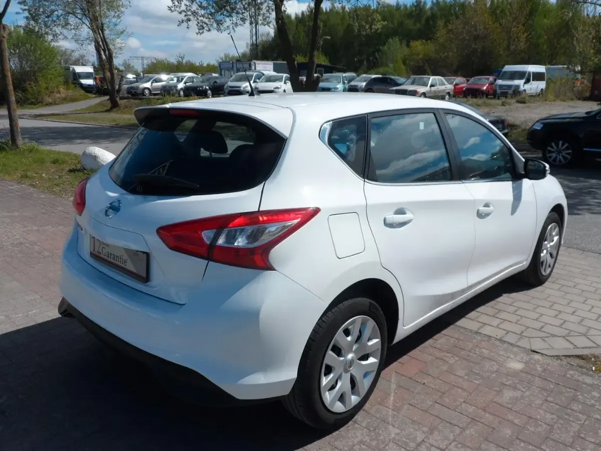 Gebraucht Nissan Pulsar Visia 116 PS (85 kW) 2017 Weiß Kleinwagen