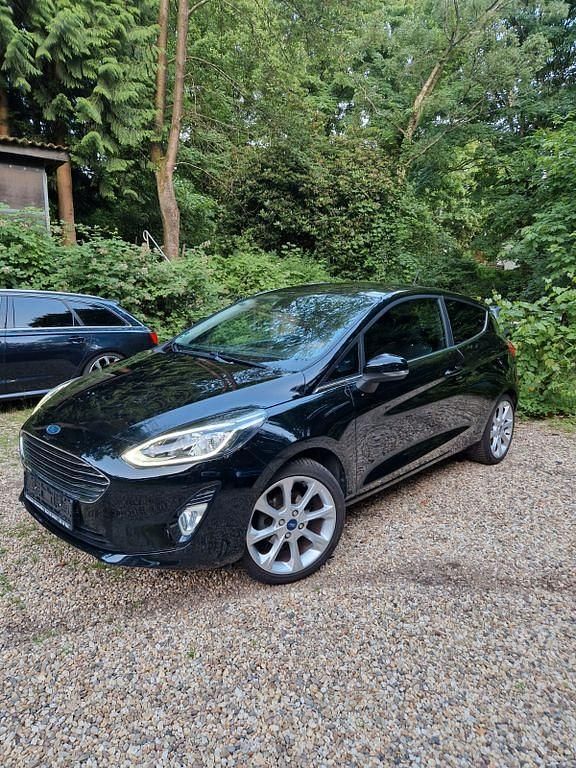 Gebraucht Ford Fiesta Titanium 125 PS (91 kW) 2017 Schwarz Kleinwagen