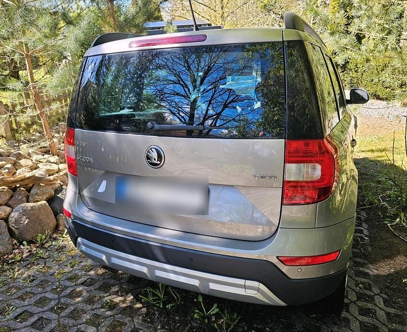 Gebraucht Skoda Yeti Cool Edition 110 PS (80 kW) 2015 Beige SUV