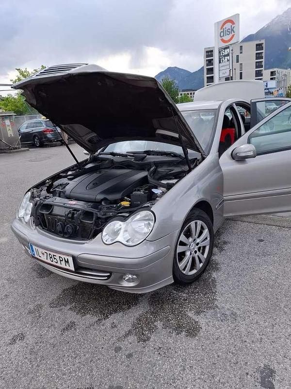 Gebraucht Mercedes C200 Classic 122 PS (89 kW) 2004 Limousine