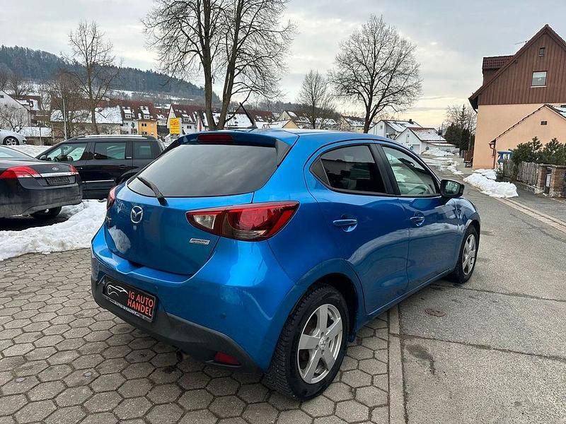 Gebraucht Mazda 2 Exclusive-Line 90 PS (66 kW) 2015 Blau Limousine