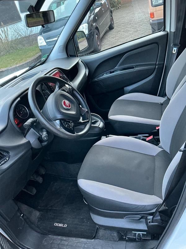 Gebraucht Fiat Doblò 101 PS (74 kW) 2022 Weiß Van / Kleinbus