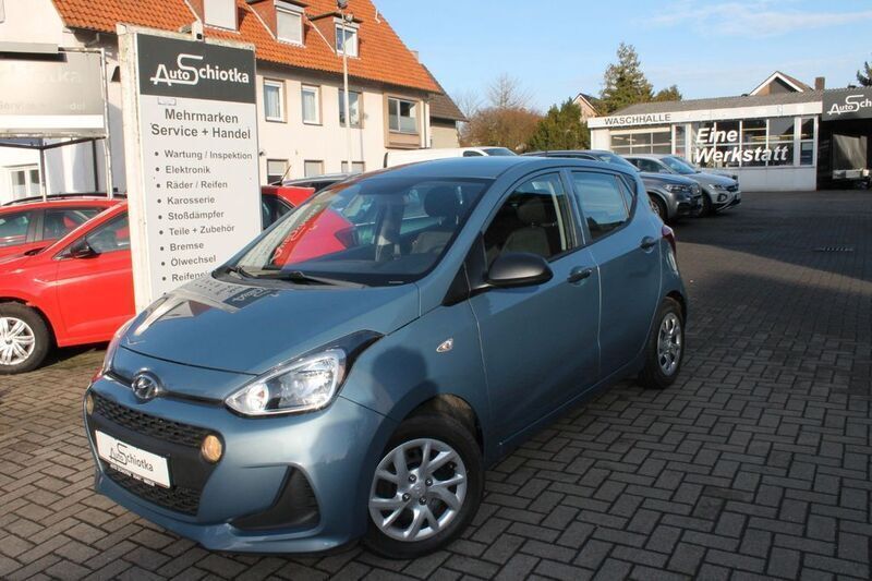 Blau Gebraucht 2017 Hyundai i10 Classic Kleinwagen | 7.399 € (Fairer Preis) - Bild 1/4