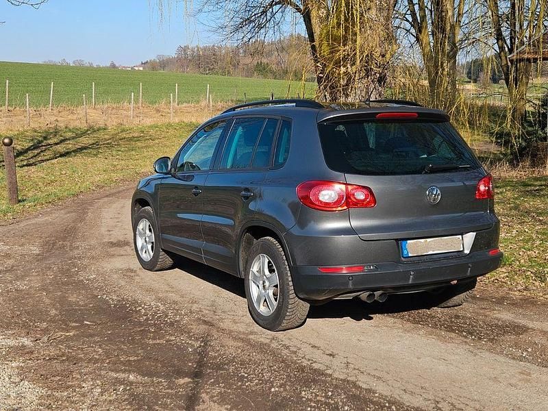 Gebraucht VW Tiguan Freestyle 140 PS (102 kW) 2011 Grau SUV