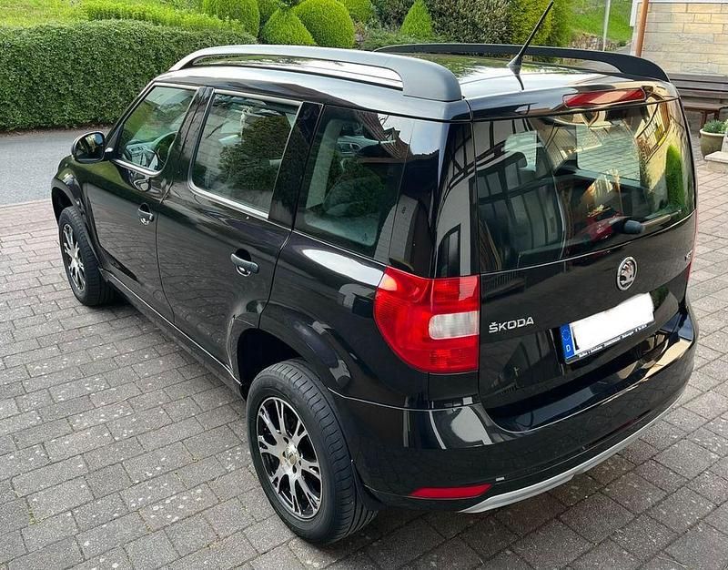 Gebraucht Skoda Yeti Active 122 PS (89 kW) 2014 Schwarz SUV