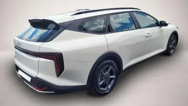 Neu Kia K4 Vision 150 PS (110 kW) 2026 Manufacturer Kombi