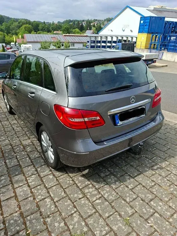 Gebraucht Mercedes B200 156 PS (114 kW) 2013 Grau Kleinwagen