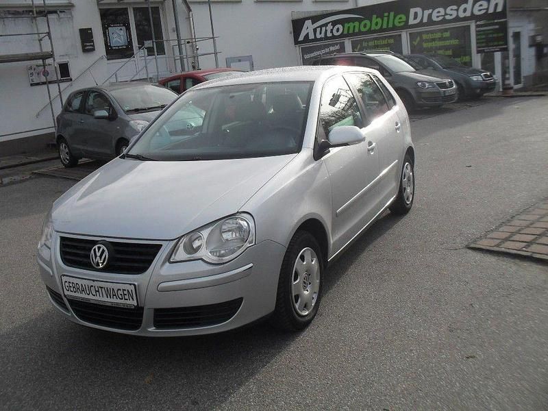 Silber Gebraucht 2005 VW Polo Comfortline Limousine | 2.980 € (Etwas zu teuer) - Bild 1/4