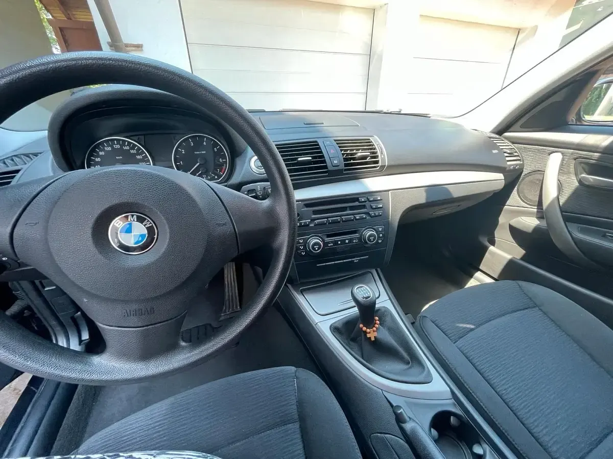 Gebraucht BMW 116 122 PS (89 kW) 2009 Blau Kleinwagen