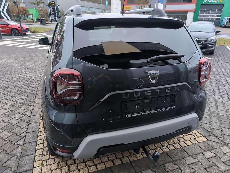 Gebraucht Dacia Duster Prestige 131 PS (96 kW) 2022 Kometengrau metallic SUV
