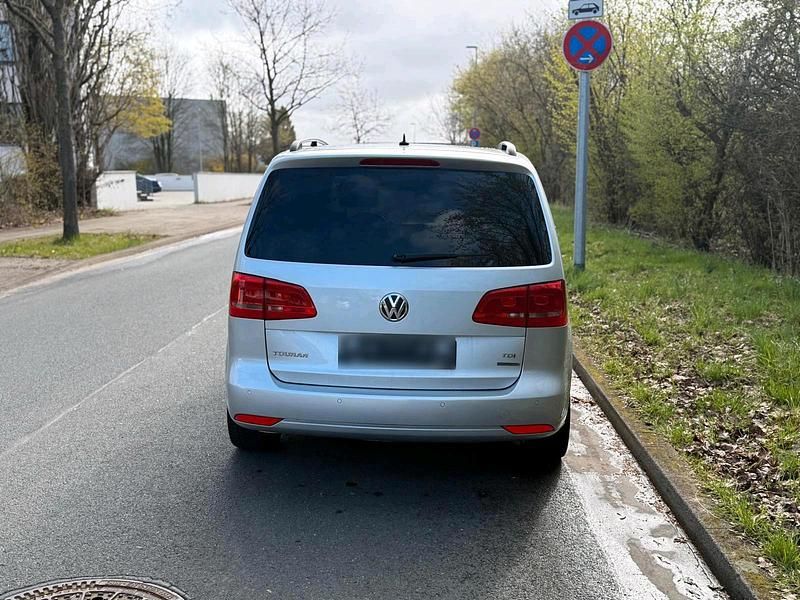 Używany VW Touran 102 KM (75 kW) 2012 Srebrny Minivan