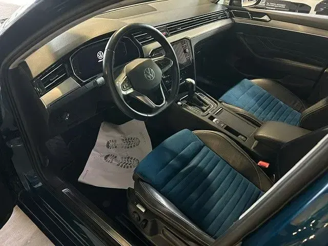 Gebraucht VW Passat Elegance 200 PS (147 kW) 2023 Blau Kombi