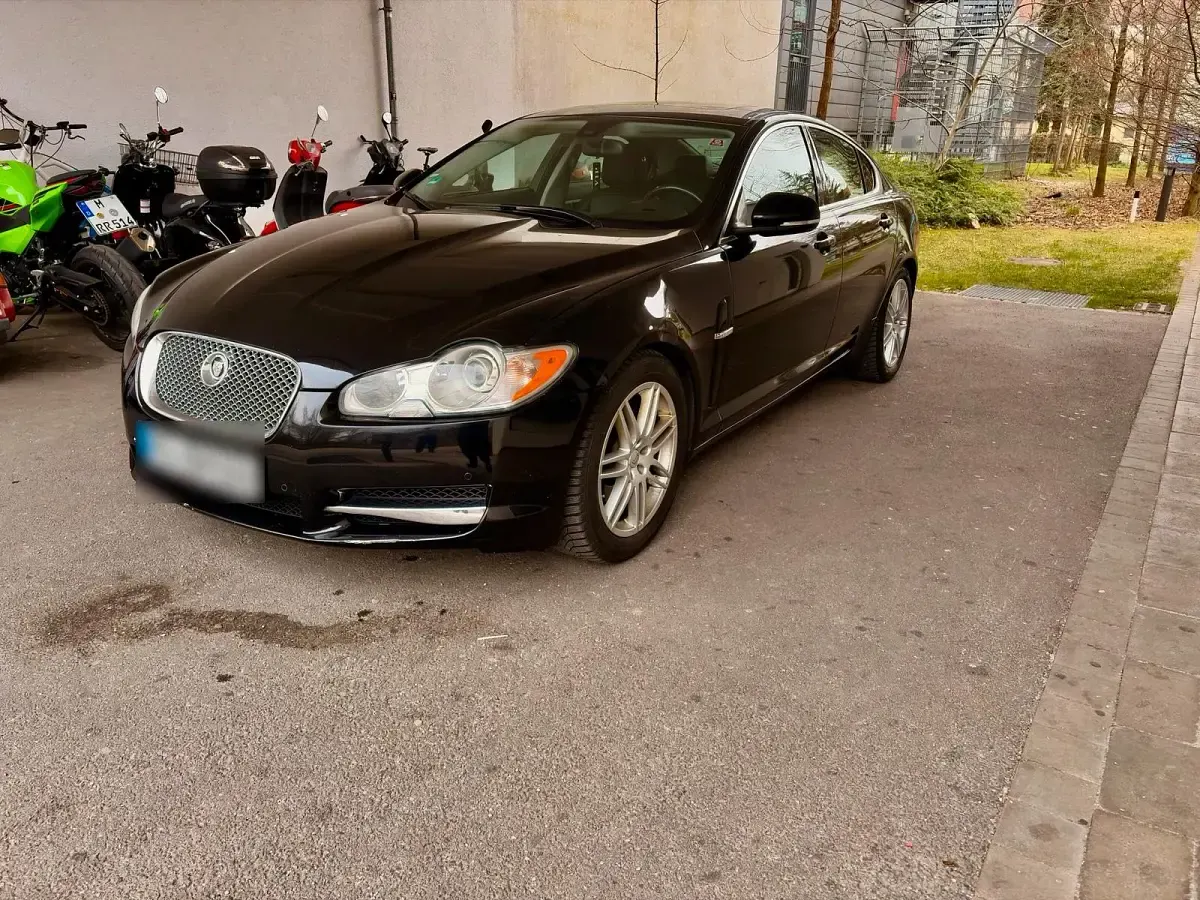 Second-hand Jaguar XF 211 CP (155 kW) 2011 Negru Berlinǎ