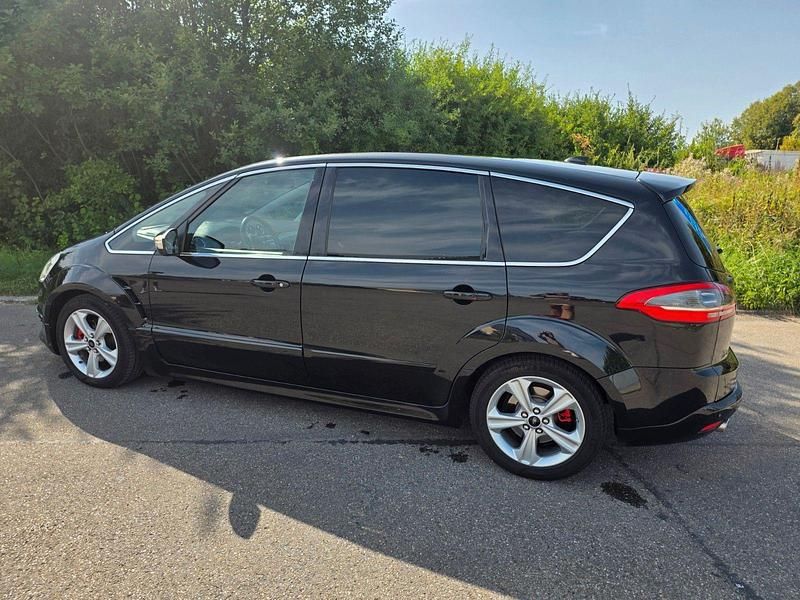 Gebraucht Ford S-MAX Titanium 200 PS (147 kW) 2015 Schwarz Van / Kleinbus
