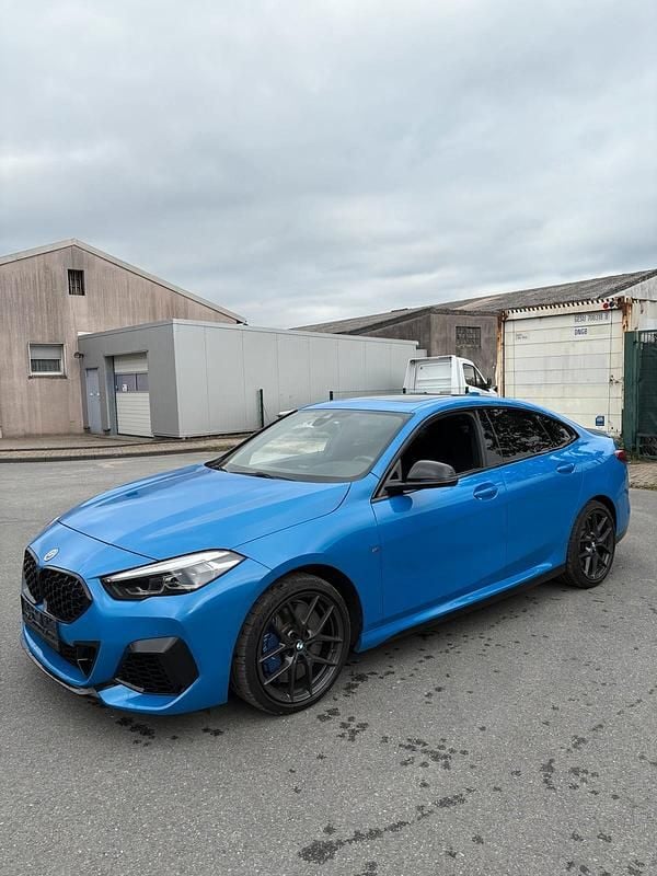 Blau Gebraucht 2020 BMW M235 Performance Limousine | 28.500 € (Superpreis) - Bild 1/4