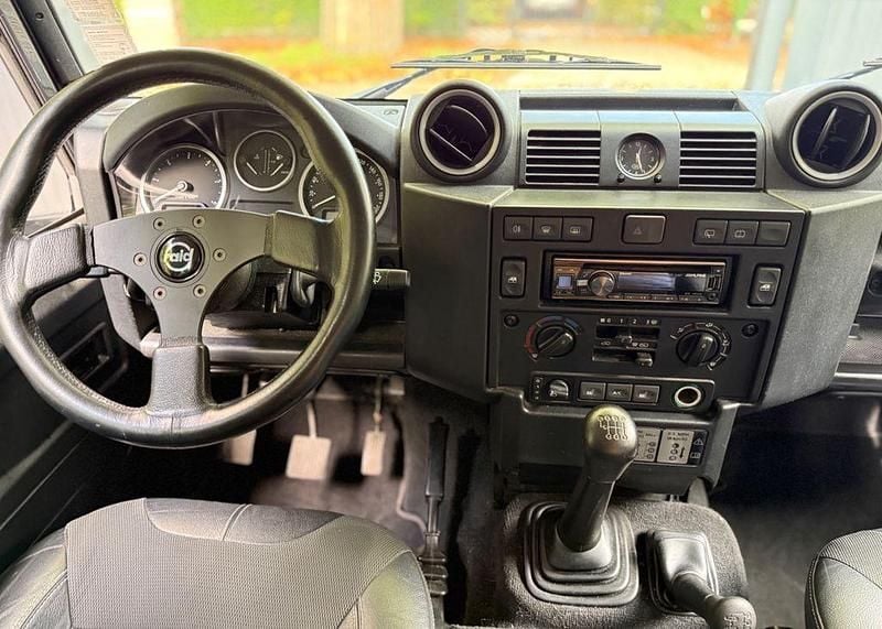 Gebraucht Land Rover Defender 122 PS (89 kW) 2013 Braun SUV