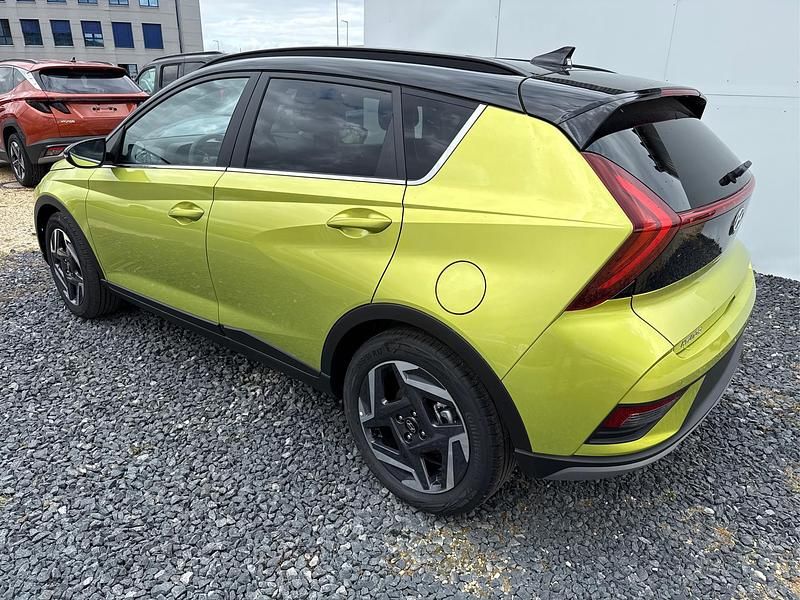 Neu Hyundai Bayon Premium 100 PS (73 kW) 2025 Lucid lime dach schwarz 5n6 SUV
