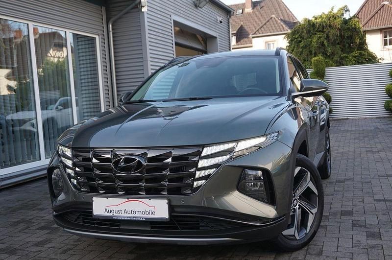 Grau Gebraucht 2022 Hyundai Tucson Trend SUV | 24.900 € (Superpreis) - Bild 1/3