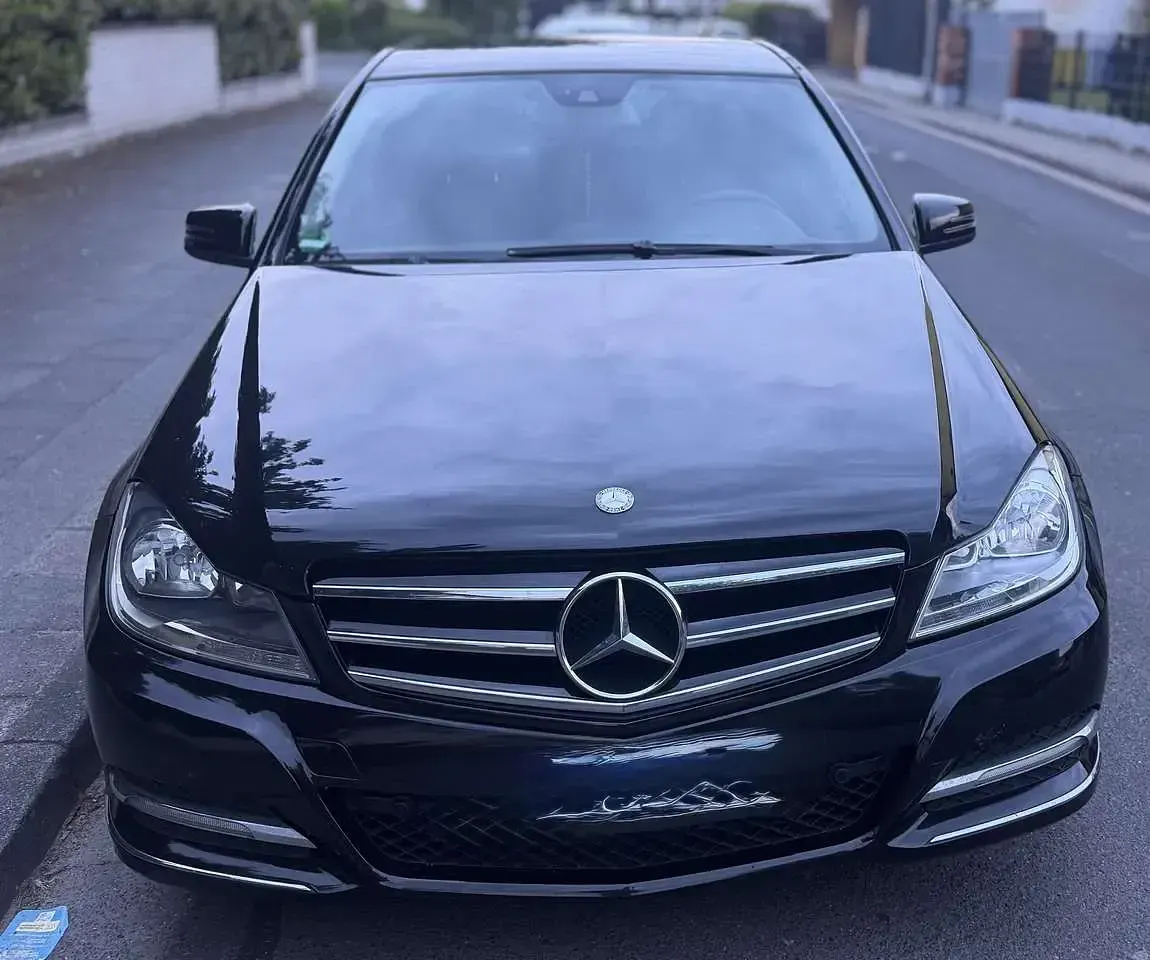 Gebraucht Mercedes C180 Avantgarde 120 PS (88 kW) 2011 Schwarz Limousine