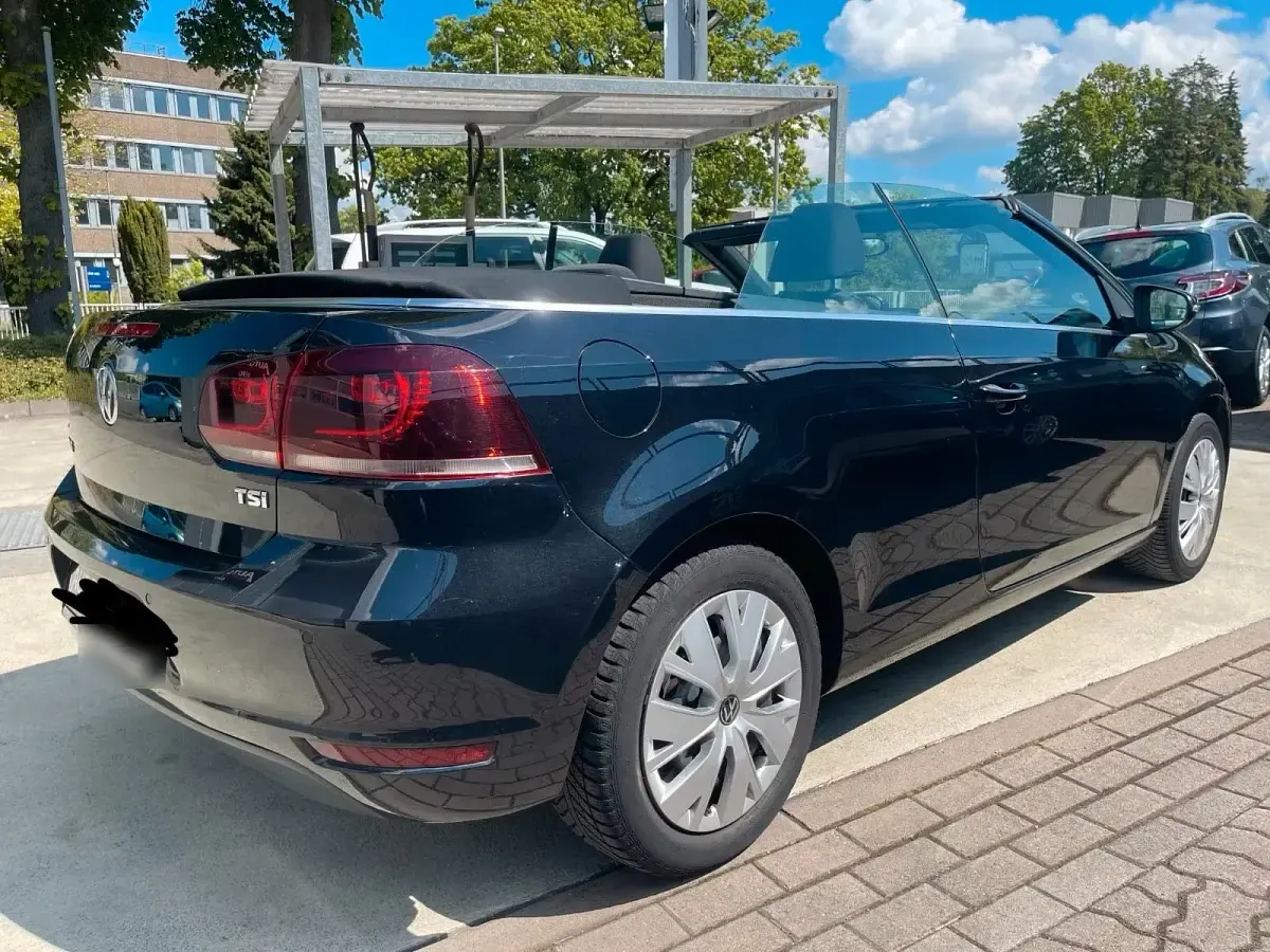 Gebraucht VW Golf Cabriolet 105 PS (77 kW) 2014 Schwarz Cabrio