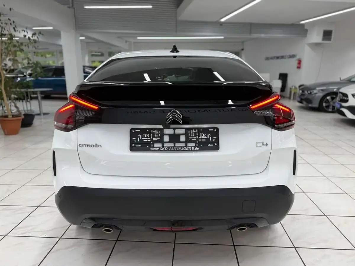 Gebraucht Citroën C4 Shine 131 PS (96 kW) 2023 Weiß SUV
