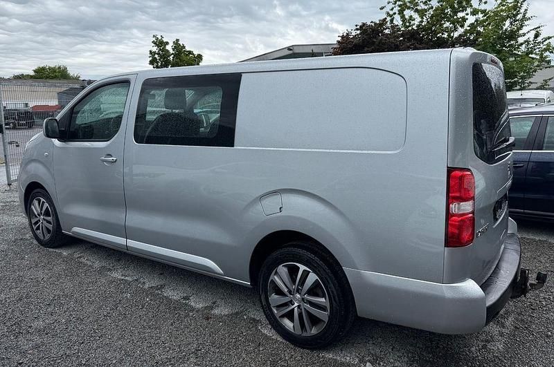 Gebraucht Peugeot Expert 177 PS (130 kW) 2017 Silber Van