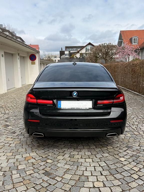 Gebraucht BMW 530e Shadowline 292 PS (214 kW) 2022 Schwarz Limousine