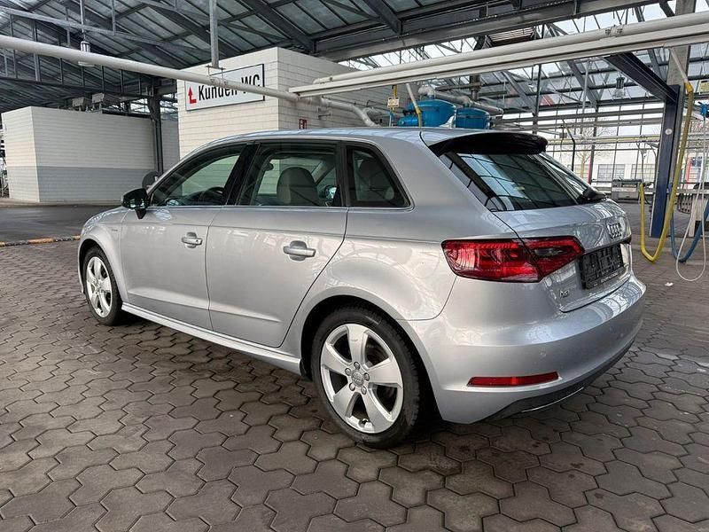Gebraucht Audi A3 Ambiente 150 PS (110 kW) 2015 Silber Limousine