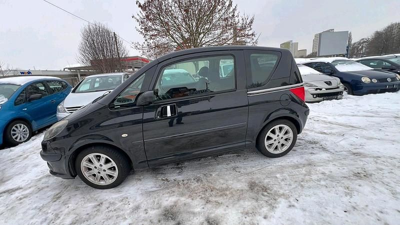 Gebraucht Peugeot 1007 109 PS (80 kW) 2005 Schwarz Van / Kleinbus