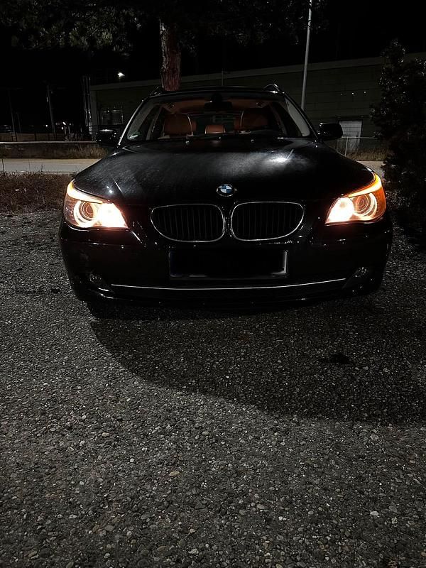 Gebraucht BMW 520 177 PS (130 kW) 2009 Schwarz Kombi