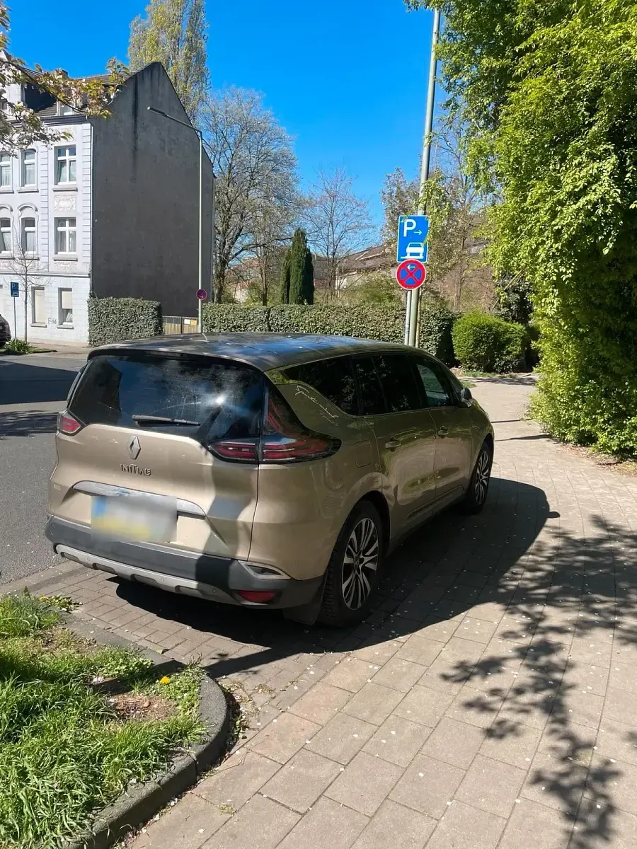 Gebraucht Renault Espace Initiale 160 PS (117 kW) 2015 Braun Van / Kleinbus